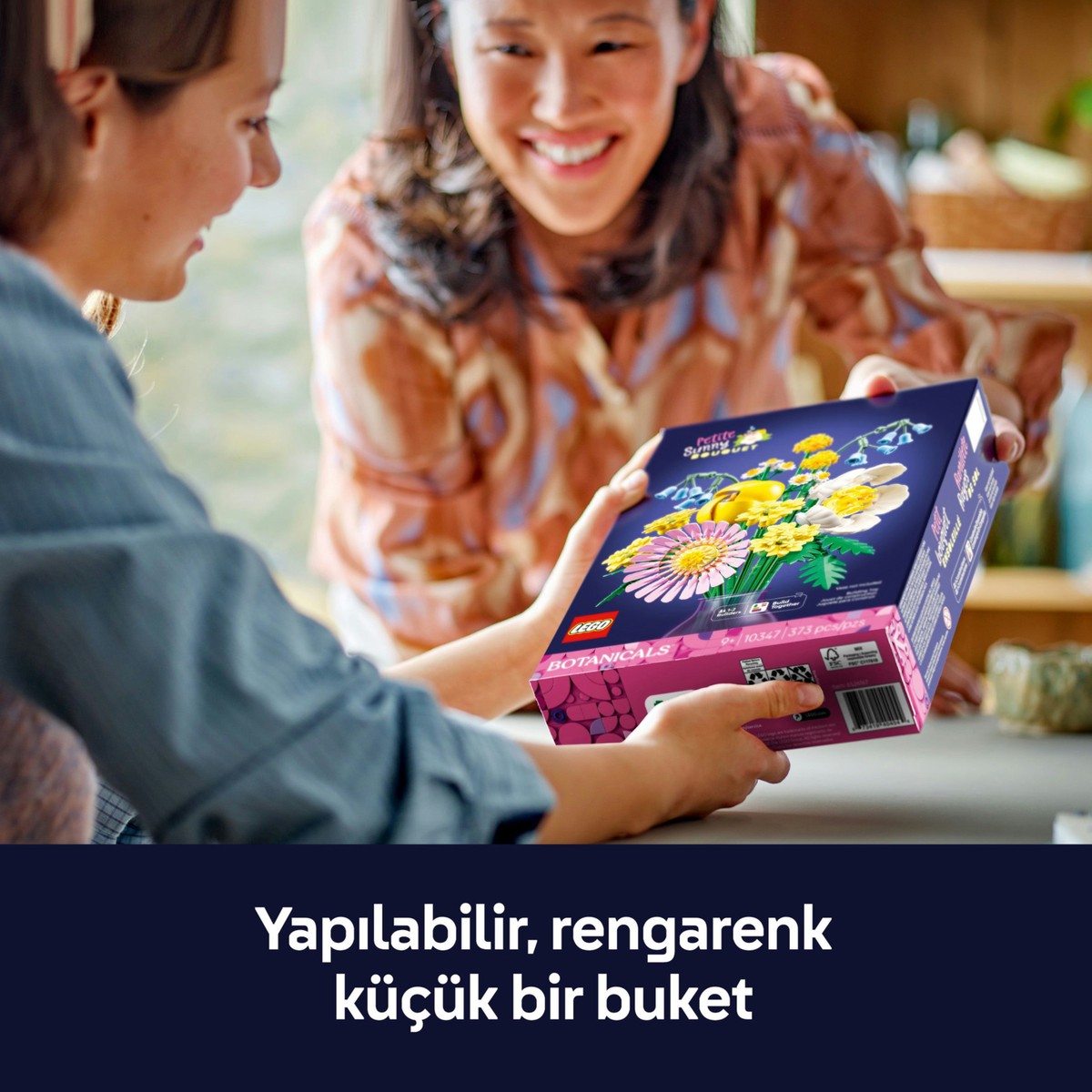 LEGO® Botanicals Küçük Sarı Buket 10347 - 9 Yaş ve Üzeri Çocuklar İçin Yaratıcı Dekoratif Çiçek Buketi Yapım Seti (373 Parça)