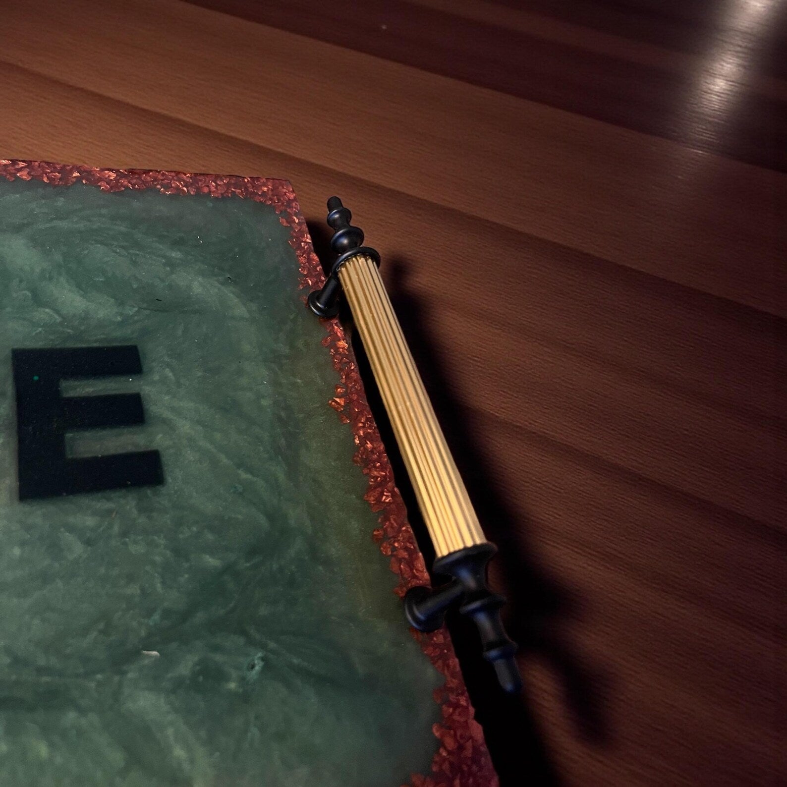 “HOME” Yazılı Yeşil Epoksi Sunum Tepsisi