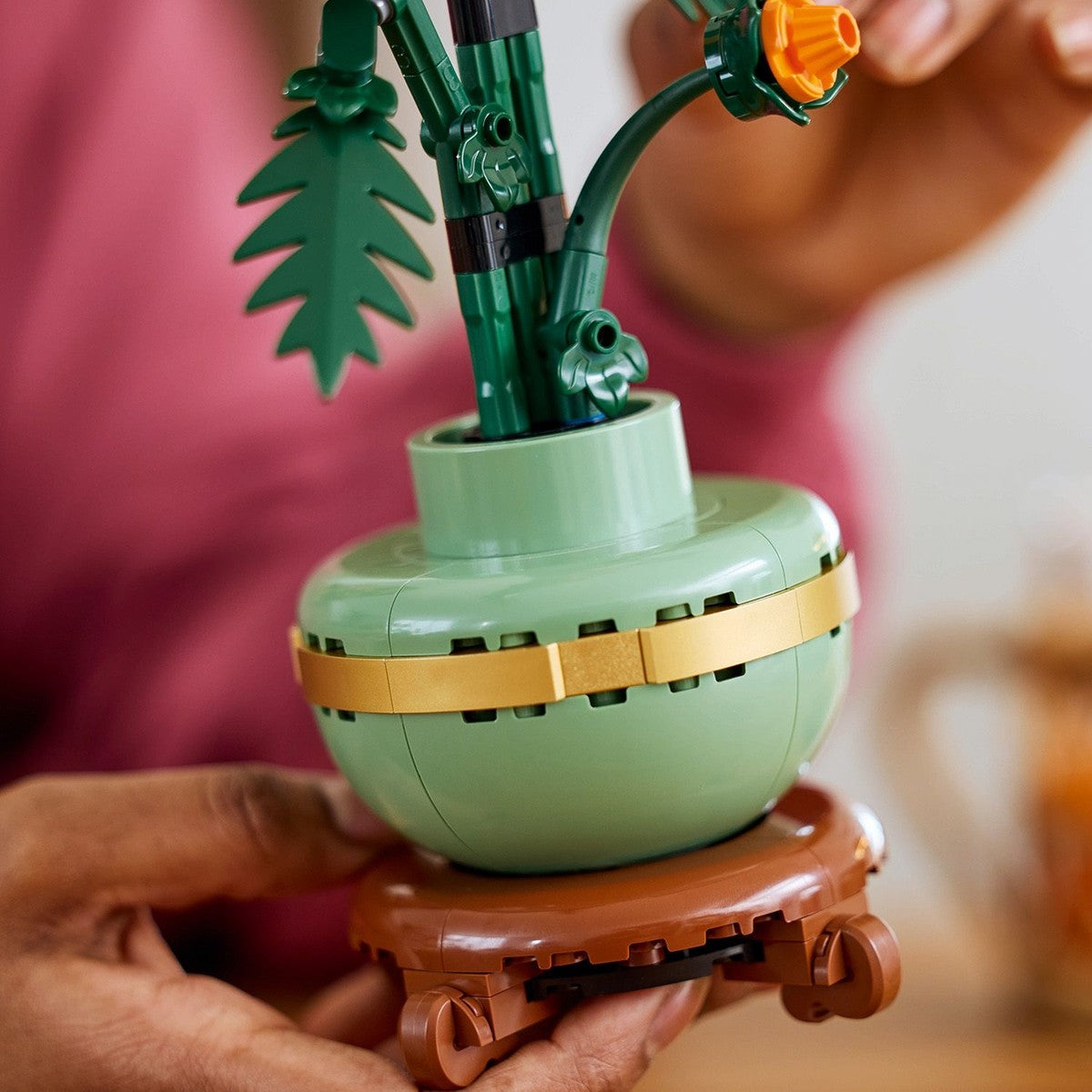 LEGO® Botanicals Krizantem 10368 – Yetişkinler için Pastel Yeşil Saksı İçeren Dekoratif Çiçek Modeli Yapım Seti (278 Parça)