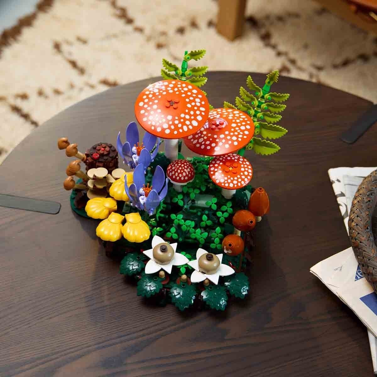 LEGO® Botanicals Orman Mantarları 11505 806 Parça Yetişkinler İçin Hediyelik Dekoratif Mantar Seti