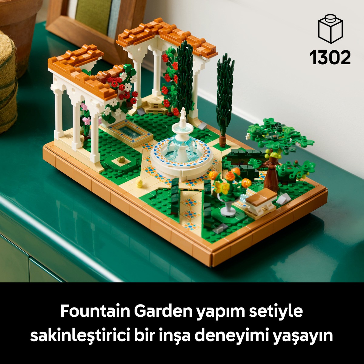 LEGO® Icons Fıskiyeli Bahçe 10359 - Yetişkinler için Model Yapım Seti (1302 Parça)