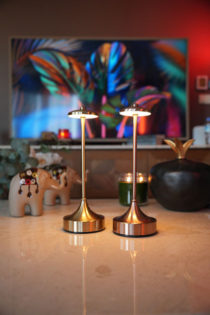 JUNIOR Masa Lambası – Minimalist ve Modern Tasarım!