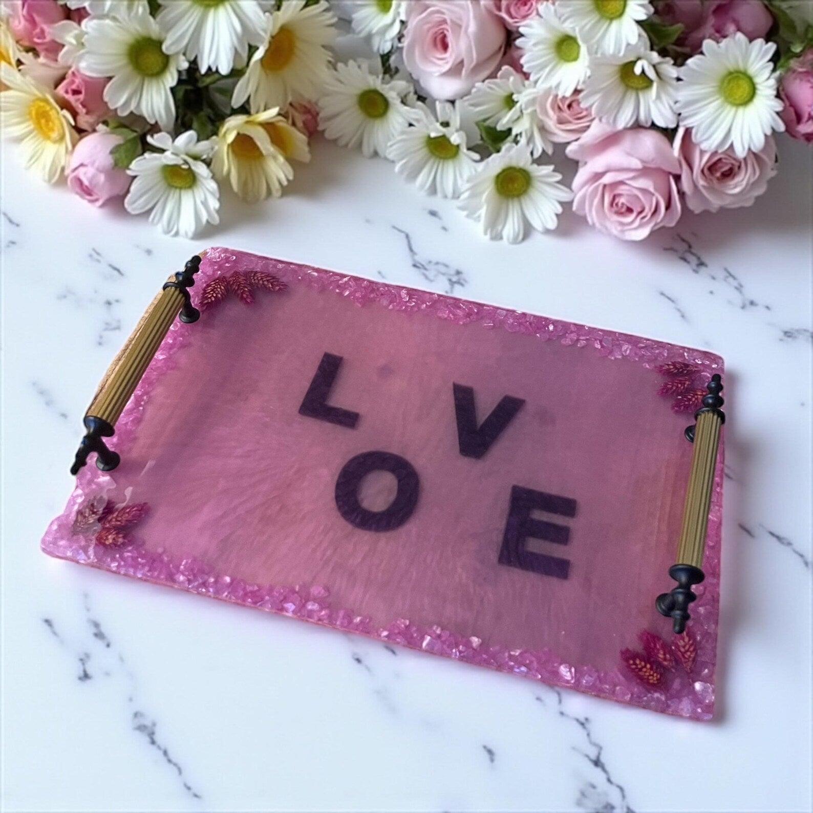 “Love” Yazılı Pembe Epoksi Sunum Tepsisi