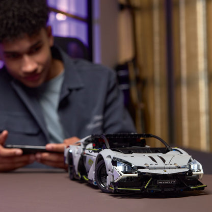 LEGO® Technic Lamborghini Revuelto Süper Spor Araba 42214 - 10 Yaş ve Üzeri Çocuklar için STEM Oyuncak Yapım Seti (1135 Parça)